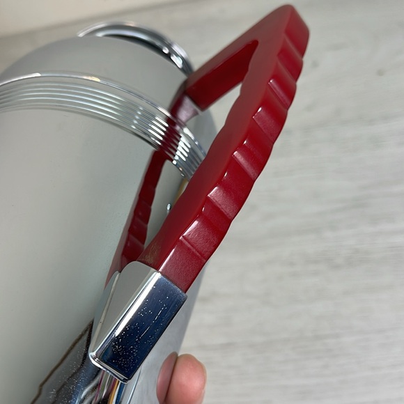Vintage Keystone Wear Chrome Plated With Red Bakelite Handle Cocktail Shaker - Picture 8 of 13